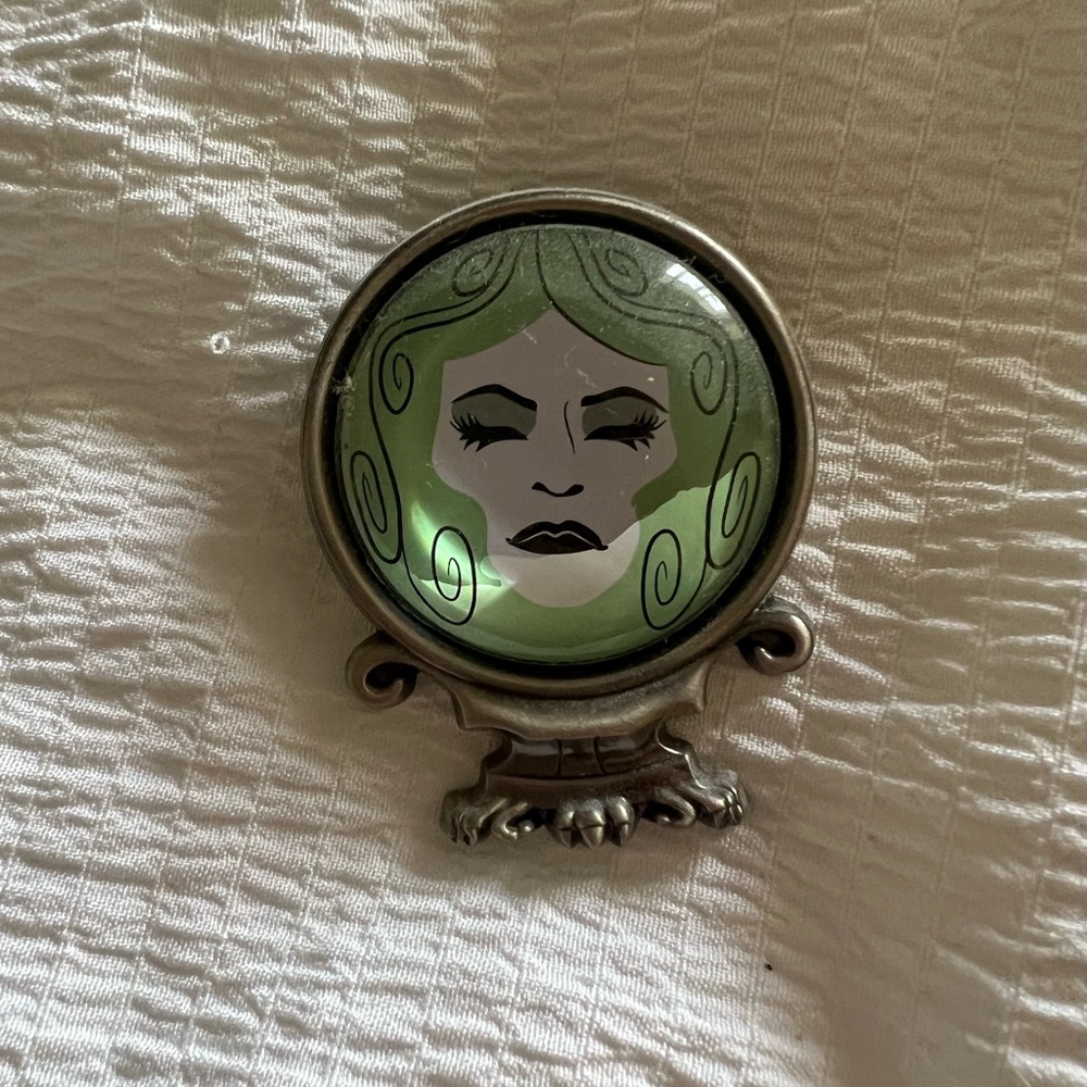 Madame Leota Disney pin